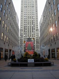 The Channel Gardens and Rockefeller Centre<br>Location: <a href="https://www.google.com/maps/search/?api=1&query=40.75827,-73.97755" target="_new">The Channel Gardens</a>